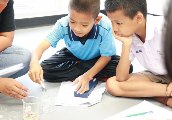 ภาพกิจกรรม คณะวิทยาศาสตร์และเทคโนโลยี จัดค่ายวิทยาศาสตร์ตามโครงการพัฒนาศักยภาพผู้เรียนในระดับการศึกษาขั้นพื้นฐาน ระยะที่ 2 ประจำปีงบประมาณ 2562