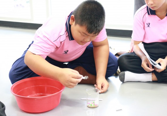ภาพกิจกรรม คณะวิทยาศาสตร์และเทคโนโลยี จัดค่ายวิทยาศาสตร์ตามโครงการพัฒนาศักยภาพผู้เรียนในระดับการศึกษาขั้นพื้นฐาน ระยะที่ 2 ประจำปีงบประมาณ 2562
