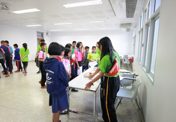 ภาพกิจกรรม คณะวิทยาศาสตร์และเทคโนโลยี จัดค่ายวิทยาศาสตร์ตามโครงการพัฒนาศักยภาพผู้เรียนในระดับการศึกษาขั้นพื้นฐาน ระยะที่ 2 ประจำปีงบประมาณ 2562