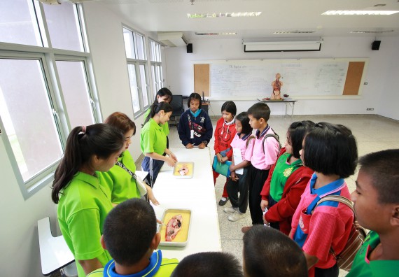 ภาพกิจกรรม คณะวิทยาศาสตร์และเทคโนโลยี จัดค่ายวิทยาศาสตร์ตามโครงการพัฒนาศักยภาพผู้เรียนในระดับการศึกษาขั้นพื้นฐาน ระยะที่ 2 ประจำปีงบประมาณ 2562