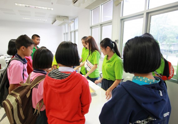 ภาพกิจกรรม คณะวิทยาศาสตร์และเทคโนโลยี จัดค่ายวิทยาศาสตร์ตามโครงการพัฒนาศักยภาพผู้เรียนในระดับการศึกษาขั้นพื้นฐาน ระยะที่ 2 ประจำปีงบประมาณ 2562