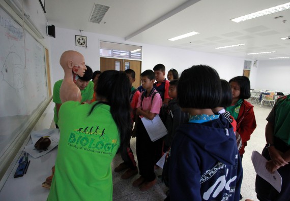 ภาพกิจกรรม คณะวิทยาศาสตร์และเทคโนโลยี จัดค่ายวิทยาศาสตร์ตามโครงการพัฒนาศักยภาพผู้เรียนในระดับการศึกษาขั้นพื้นฐาน ระยะที่ 2 ประจำปีงบประมาณ 2562
