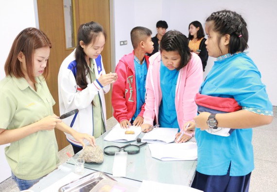 ภาพกิจกรรม คณะวิทยาศาสตร์และเทคโนโลยี จัดค่ายวิทยาศาสตร์ตามโครงการพัฒนาศักยภาพผู้เรียนในระดับการศึกษาขั้นพื้นฐาน ระยะที่ 2 ประจำปีงบประมาณ 2562