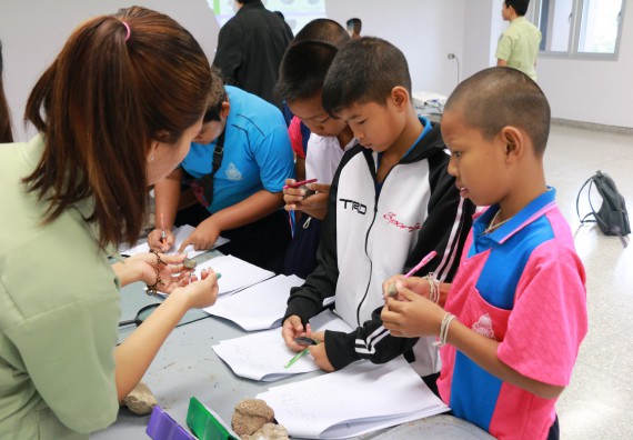 ภาพกิจกรรม คณะวิทยาศาสตร์และเทคโนโลยี จัดค่ายวิทยาศาสตร์ตามโครงการพัฒนาศักยภาพผู้เรียนในระดับการศึกษาขั้นพื้นฐาน ระยะที่ 2 ประจำปีงบประมาณ 2562