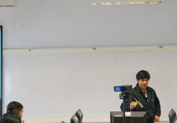 ภาพกิจกรรม โปรแกรมวิชาวิทยาการคอมพิวเตอร์ จัดอบรมเชิงปฏิบัติการ เรื่อง การเรียนรู้และการเขียนโปรแกรมเพื่อใช้งานและควบคุมบอร์ดแบบฝังตัว Microbit