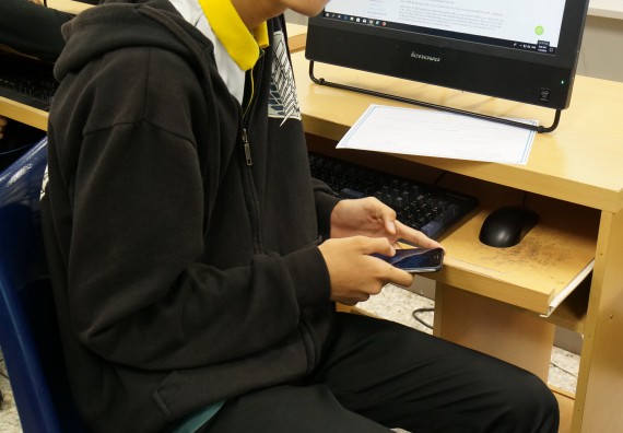 ภาพกิจกรรม โปรแกรมวิชาวิทยาการคอมพิวเตอร์ จัดอบรมเชิงปฏิบัติการ เรื่อง การเรียนรู้และการเขียนโปรแกรมเพื่อใช้งานและควบคุมบอร์ดแบบฝังตัว Microbit