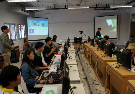 ภาพกิจกรรม โปรแกรมวิชาวิทยาการคอมพิวเตอร์ จัดอบรมเชิงปฏิบัติการ เรื่อง การเรียนรู้และการเขียนโปรแกรมเพื่อใช้งานและควบคุมบอร์ดแบบฝังตัว Microbit