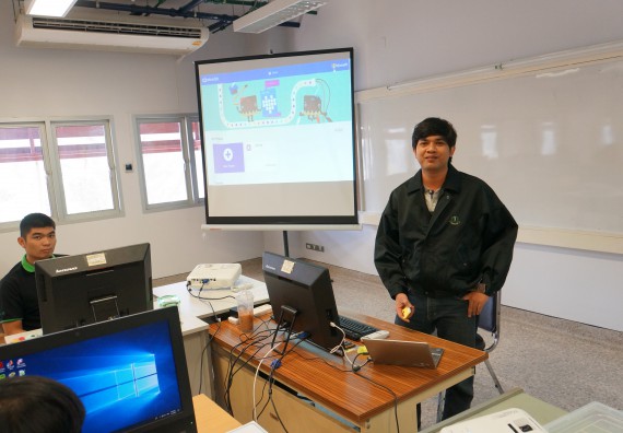 ภาพกิจกรรม โปรแกรมวิชาวิทยาการคอมพิวเตอร์ จัดอบรมเชิงปฏิบัติการ เรื่อง การเรียนรู้และการเขียนโปรแกรมเพื่อใช้งานและควบคุมบอร์ดแบบฝังตัว Microbit