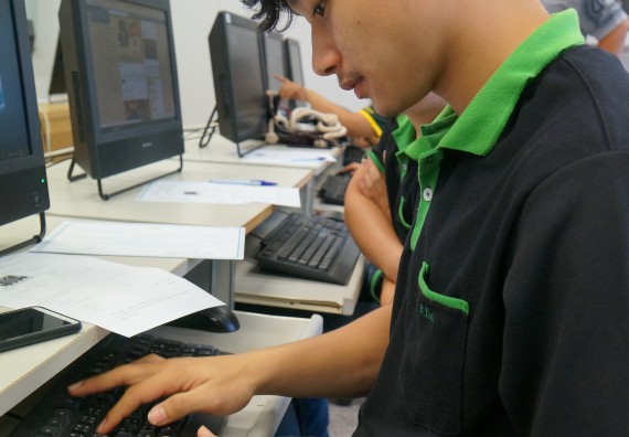 ภาพกิจกรรม โปรแกรมวิชาวิทยาการคอมพิวเตอร์ จัดอบรมเชิงปฏิบัติการ เรื่อง การเรียนรู้และการเขียนโปรแกรมเพื่อใช้งานและควบคุมบอร์ดแบบฝังตัว Microbit