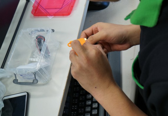 ภาพกิจกรรม โปรแกรมวิชาวิทยาการคอมพิวเตอร์ จัดอบรมเชิงปฏิบัติการ เรื่อง การเรียนรู้และการเขียนโปรแกรมเพื่อใช้งานและควบคุมบอร์ดแบบฝังตัว Microbit