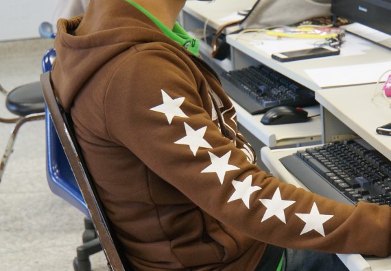 ภาพกิจกรรม โปรแกรมวิชาวิทยาการคอมพิวเตอร์ จัดอบรมเชิงปฏิบัติการ เรื่อง การเรียนรู้และการเขียนโปรแกรมเพื่อใช้งานและควบคุมบอร์ดแบบฝังตัว Microbit