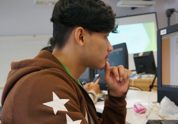 ภาพกิจกรรม โปรแกรมวิชาวิทยาการคอมพิวเตอร์ จัดอบรมเชิงปฏิบัติการ เรื่อง การเรียนรู้และการเขียนโปรแกรมเพื่อใช้งานและควบคุมบอร์ดแบบฝังตัว Microbit