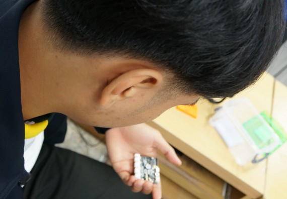 ภาพกิจกรรม โปรแกรมวิชาวิทยาการคอมพิวเตอร์ จัดอบรมเชิงปฏิบัติการ เรื่อง การเรียนรู้และการเขียนโปรแกรมเพื่อใช้งานและควบคุมบอร์ดแบบฝังตัว Microbit