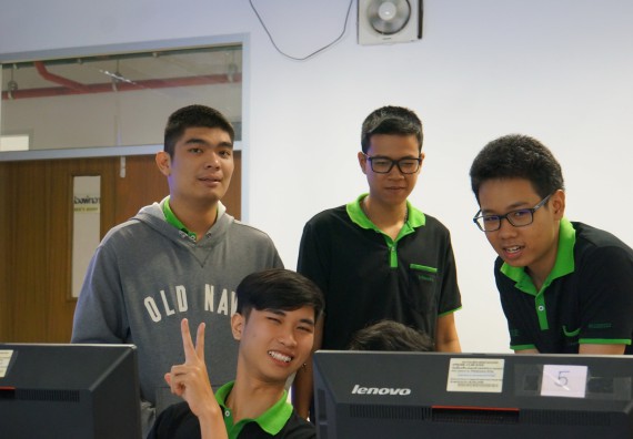 ภาพกิจกรรม โปรแกรมวิชาวิทยาการคอมพิวเตอร์ จัดอบรมเชิงปฏิบัติการ เรื่อง การเรียนรู้และการเขียนโปรแกรมเพื่อใช้งานและควบคุมบอร์ดแบบฝังตัว Microbit