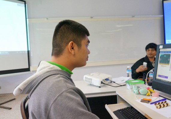 ภาพกิจกรรม โปรแกรมวิชาวิทยาการคอมพิวเตอร์ จัดอบรมเชิงปฏิบัติการ เรื่อง การเรียนรู้และการเขียนโปรแกรมเพื่อใช้งานและควบคุมบอร์ดแบบฝังตัว Microbit