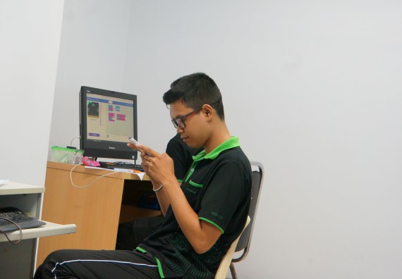 ภาพกิจกรรม โปรแกรมวิชาวิทยาการคอมพิวเตอร์ จัดอบรมเชิงปฏิบัติการ เรื่อง การเรียนรู้และการเขียนโปรแกรมเพื่อใช้งานและควบคุมบอร์ดแบบฝังตัว Microbit