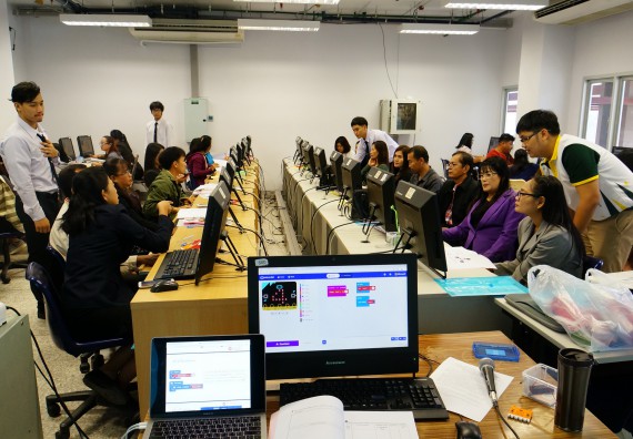 ภาพกิจกรรม โปรแกรมวิชาวิทยาการคอมพิวเตอร์ จัดอบรมเชิงปฏิบัติการด้านวิทยาการคอมพิวเตอร์ โครงการบริการวิชาการการอบรมเชิงปฏิบัติการด้านวิทยาการคอมพิวเตอร์ ประจำปี 2562