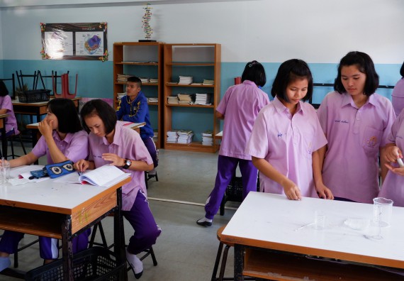 ภาพกิจกรรม โปรแกรมวิชาเคมี จัดกิจกรรมการอบรมเชิงปฏิบัติการเสริมทักษะพื้นฐานทางเคมี