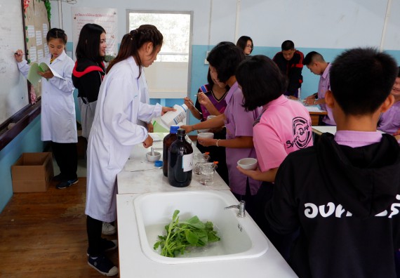 ภาพกิจกรรม โปรแกรมวิชาเคมี จัดกิจกรรมการอบรมเชิงปฏิบัติการเสริมทักษะพื้นฐานทางเคมี