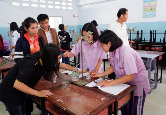 ภาพกิจกรรม โปรแกรมวิชาเคมี จัดกิจกรรมการอบรมเชิงปฏิบัติการเสริมทักษะพื้นฐานทางเคมี