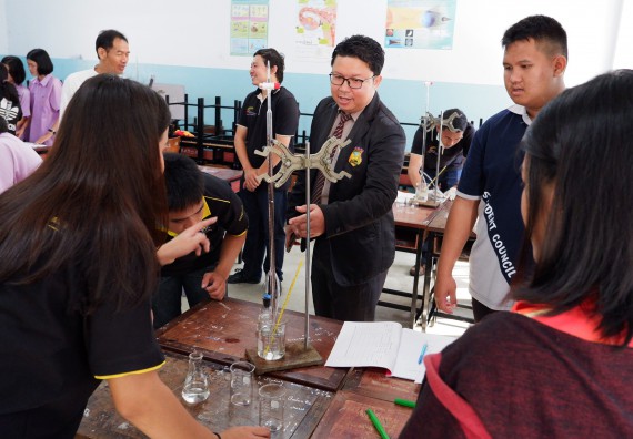 ภาพกิจกรรม โปรแกรมวิชาเคมี จัดกิจกรรมการอบรมเชิงปฏิบัติการเสริมทักษะพื้นฐานทางเคมี