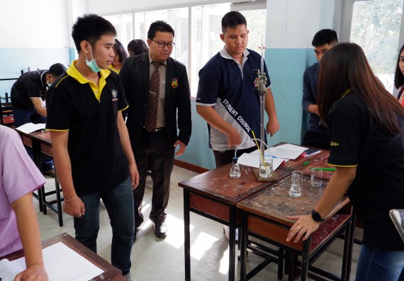 ภาพกิจกรรม โปรแกรมวิชาเคมี จัดกิจกรรมการอบรมเชิงปฏิบัติการเสริมทักษะพื้นฐานทางเคมี