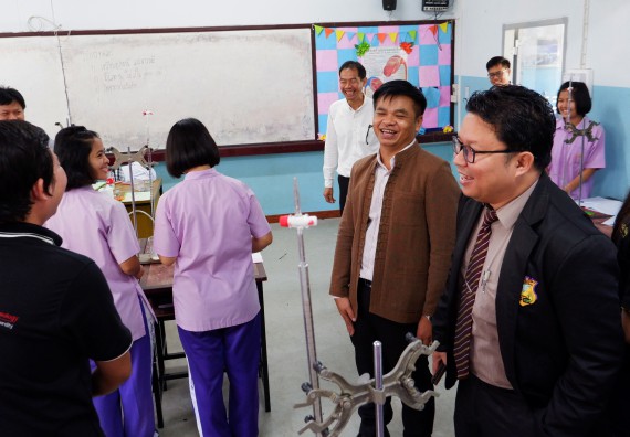 ภาพกิจกรรม โปรแกรมวิชาเคมี จัดกิจกรรมการอบรมเชิงปฏิบัติการเสริมทักษะพื้นฐานทางเคมี