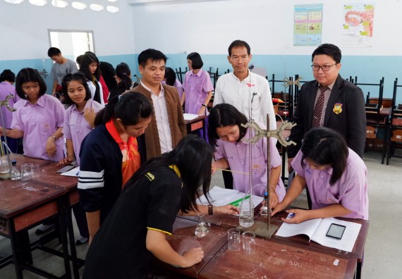 ภาพกิจกรรม โปรแกรมวิชาเคมี จัดกิจกรรมการอบรมเชิงปฏิบัติการเสริมทักษะพื้นฐานทางเคมี