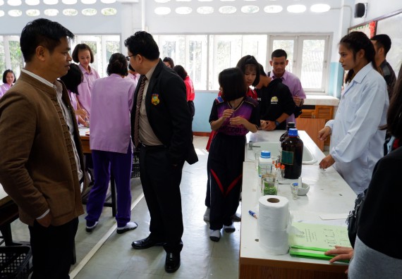 ภาพกิจกรรม โปรแกรมวิชาเคมี จัดกิจกรรมการอบรมเชิงปฏิบัติการเสริมทักษะพื้นฐานทางเคมี