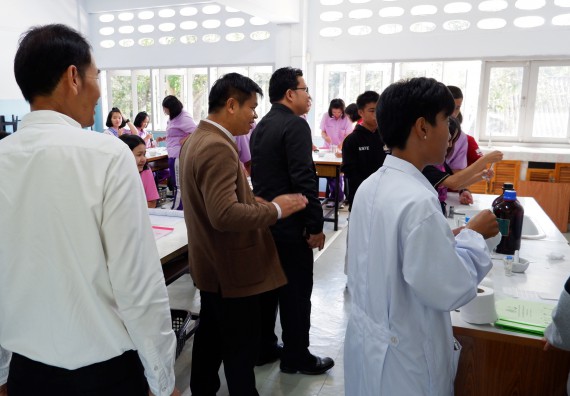 ภาพกิจกรรม โปรแกรมวิชาเคมี จัดกิจกรรมการอบรมเชิงปฏิบัติการเสริมทักษะพื้นฐานทางเคมี