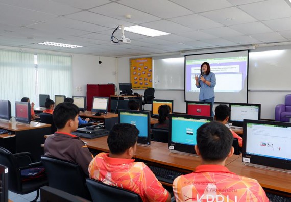 ภาพกิจกรรม โปรแกรมวิชาเคมี จัดอบรมกิจกรรมพัฒนานักศึกษาครูในศตวรรษที่ 21 หลักสูตรครุศาสตรบัณฑิต สาขาวิชาเคมี