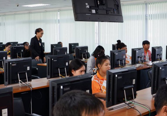 ภาพกิจกรรม โปรแกรมวิชาเคมี จัดอบรมกิจกรรมพัฒนานักศึกษาครูในศตวรรษที่ 21 หลักสูตรครุศาสตรบัณฑิต สาขาวิชาเคมี