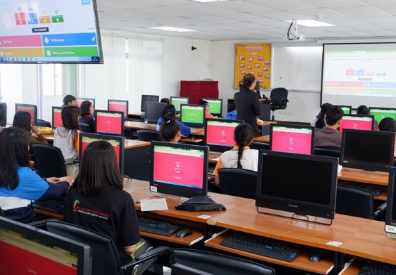 ภาพกิจกรรม โปรแกรมวิชาเคมี จัดอบรมกิจกรรมพัฒนานักศึกษาครูในศตวรรษที่ 21 หลักสูตรครุศาสตรบัณฑิต สาขาวิชาเคมี