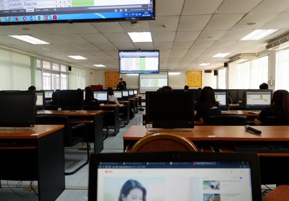 ภาพกิจกรรม โปรแกรมวิชาเคมี จัดอบรมกิจกรรมพัฒนานักศึกษาครูในศตวรรษที่ 21 หลักสูตรครุศาสตรบัณฑิต สาขาวิชาเคมี