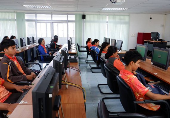 ภาพกิจกรรม โปรแกรมวิชาเคมี จัดอบรมกิจกรรมพัฒนานักศึกษาครูในศตวรรษที่ 21 หลักสูตรครุศาสตรบัณฑิต สาขาวิชาเคมี