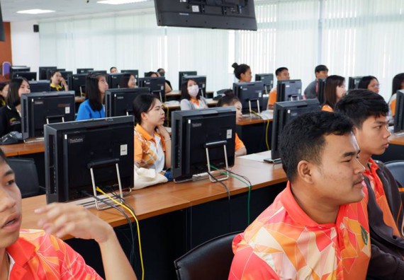 ภาพกิจกรรม โปรแกรมวิชาเคมี จัดอบรมกิจกรรมพัฒนานักศึกษาครูในศตวรรษที่ 21 หลักสูตรครุศาสตรบัณฑิต สาขาวิชาเคมี