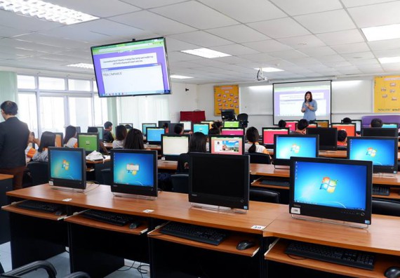 ภาพกิจกรรม โปรแกรมวิชาเคมี จัดอบรมกิจกรรมพัฒนานักศึกษาครูในศตวรรษที่ 21 หลักสูตรครุศาสตรบัณฑิต สาขาวิชาเคมี