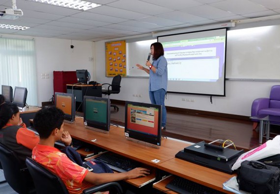 ภาพกิจกรรม โปรแกรมวิชาเคมี จัดอบรมกิจกรรมพัฒนานักศึกษาครูในศตวรรษที่ 21 หลักสูตรครุศาสตรบัณฑิต สาขาวิชาเคมี