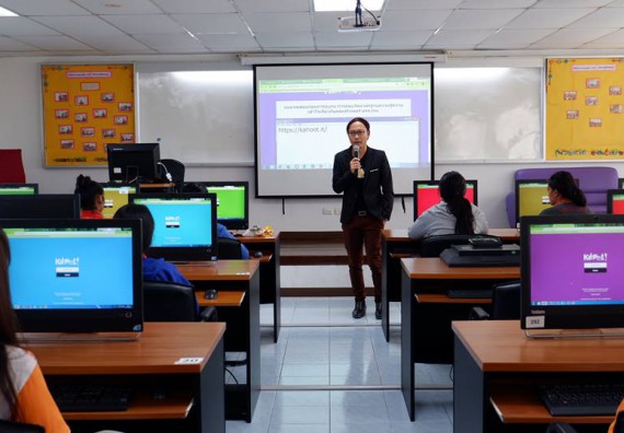 ภาพกิจกรรม โปรแกรมวิชาเคมี จัดอบรมกิจกรรมพัฒนานักศึกษาครูในศตวรรษที่ 21 หลักสูตรครุศาสตรบัณฑิต สาขาวิชาเคมี