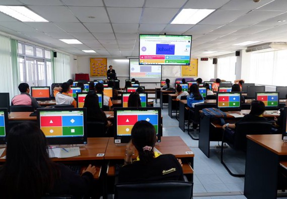 ภาพกิจกรรม โปรแกรมวิชาเคมี จัดอบรมกิจกรรมพัฒนานักศึกษาครูในศตวรรษที่ 21 หลักสูตรครุศาสตรบัณฑิต สาขาวิชาเคมี