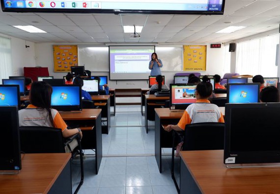 ภาพกิจกรรม โปรแกรมวิชาเคมี จัดอบรมกิจกรรมพัฒนานักศึกษาครูในศตวรรษที่ 21 หลักสูตรครุศาสตรบัณฑิต สาขาวิชาเคมี