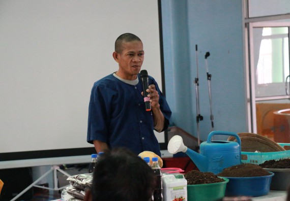 ภาพกิจกรรม คณะวิทยาศาสตร์และเทคโนโลยี จัดอบรมสร้างความรู้ความเข้าใจแนวทางการแก้ไขปัญหาโดยยึดแนวทางตามปรัชญาเศรษฐกิจพอเพียงและใช้ทรัพยากรอย่างยั่งยืน