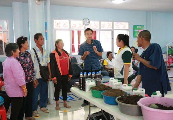 ภาพกิจกรรม คณะวิทยาศาสตร์และเทคโนโลยี จัดอบรมสร้างความรู้ความเข้าใจแนวทางการแก้ไขปัญหาโดยยึดแนวทางตามปรัชญาเศรษฐกิจพอเพียงและใช้ทรัพยากรอย่างยั่งยืน