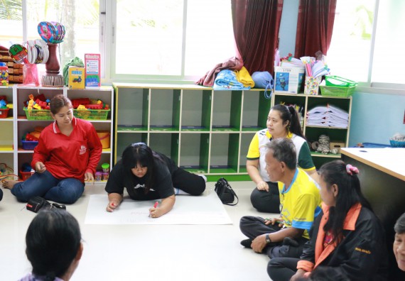 ภาพกิจกรรม คณะวิทยาศาสตร์และเทคโนโลยี จัดอบรมสร้างความรู้ความเข้าใจแนวทางการแก้ไขปัญหาโดยยึดแนวทางตามปรัชญาเศรษฐกิจพอเพียงและใช้ทรัพยากรอย่างยั่งยืน