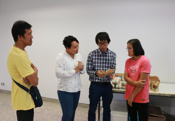 ภาพกิจกรรม โปรแกรมวิชาวิทยาศาสตร์และเทคโนโลยีการอาหาร จัดอบรมเชิงปฏิบัติการ เรื่อง สุขลักษณะที่ดีในการผลิตอาหารและการยื่นขอมาตรฐานการผลิตอาหาร