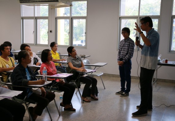 ภาพกิจกรรม โปรแกรมวิชาวิทยาศาสตร์และเทคโนโลยีการอาหาร จัดอบรมเชิงปฏิบัติการ เรื่อง สุขลักษณะที่ดีในการผลิตอาหารและการยื่นขอมาตรฐานการผลิตอาหาร