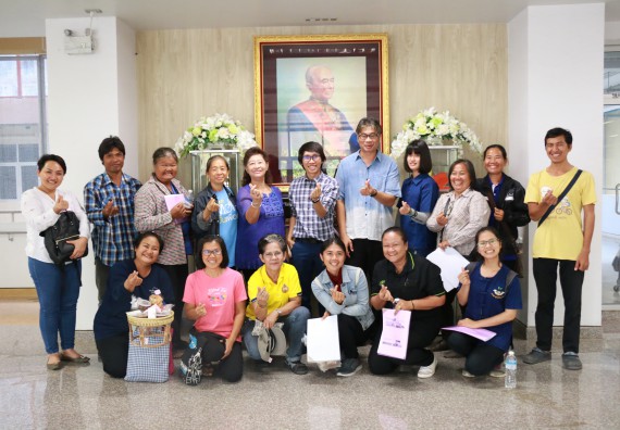 ภาพกิจกรรม โปรแกรมวิชาวิทยาศาสตร์และเทคโนโลยีการอาหาร จัดอบรมเชิงปฏิบัติการ เรื่อง สุขลักษณะที่ดีในการผลิตอาหารและการยื่นขอมาตรฐานการผลิตอาหาร