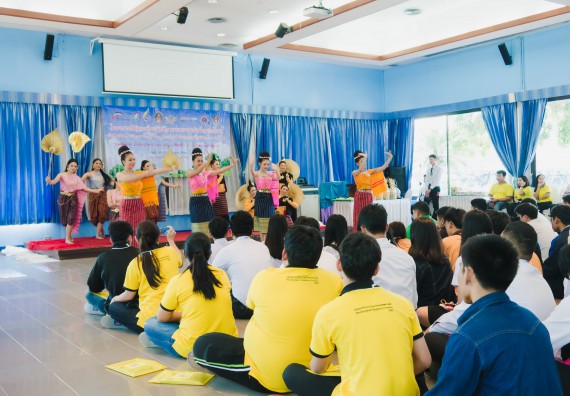 ภาพกิจกรรม ค่ายอาสาบำเพ็ญประโยชน์เพื่อส่งเสริมสร้างจริยธรรมและบูรณาการการเรียนรู้ เพื่อทำนุบำรุงศิลปวัฒนธรรม ครั้งที่ 5