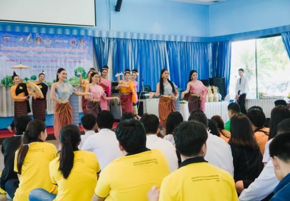 ภาพกิจกรรม ค่ายอาสาบำเพ็ญประโยชน์เพื่อส่งเสริมสร้างจริยธรรมและบูรณาการการเรียนรู้ เพื่อทำนุบำรุงศิลปวัฒนธรรม ครั้งที่ 5