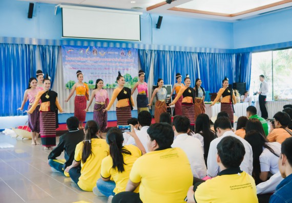 ภาพกิจกรรม ค่ายอาสาบำเพ็ญประโยชน์เพื่อส่งเสริมสร้างจริยธรรมและบูรณาการการเรียนรู้ เพื่อทำนุบำรุงศิลปวัฒนธรรม ครั้งที่ 5